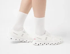 On Running Cloud 5 Femme -Pied Chic Soldes Magasin sz 614263 b scaled