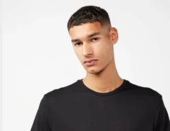 The North Face Blown Up Logo T-Shirt -Pied Chic Soldes Magasin sz 659885 d scaled