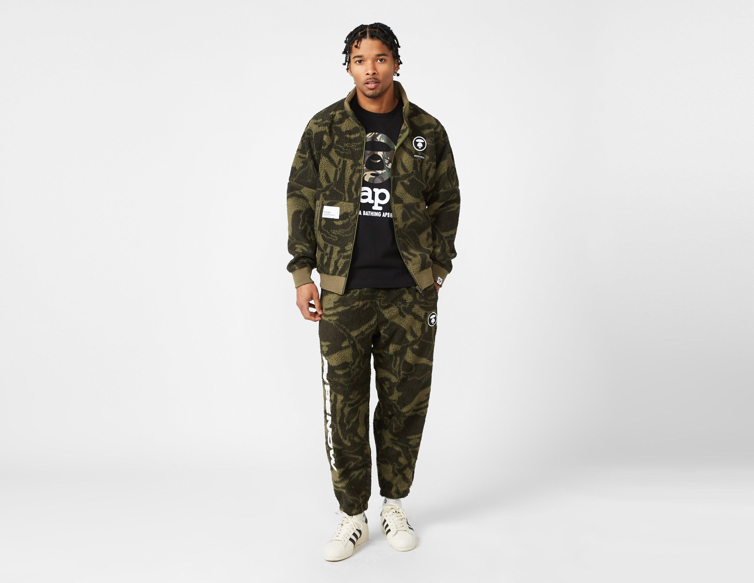 AAPE By A Bathing Ape Badge Camo Fleece Joggers 3 AAPE By A Bathing Ape Badge Camo Fleece Joggers – Image 3