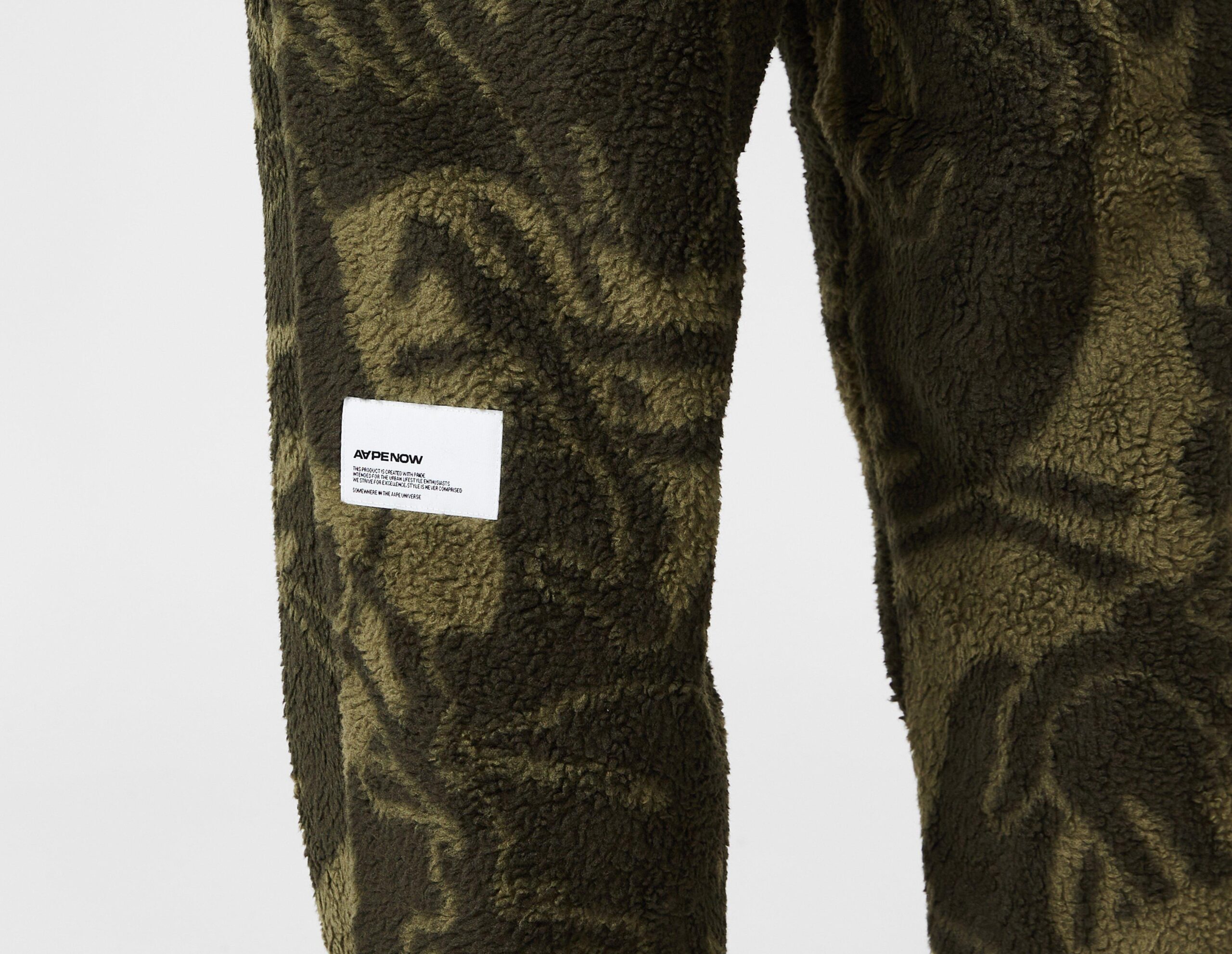 AAPE By A Bathing Ape Badge Camo Fleece Joggers 4 AAPE By A Bathing Ape Badge Camo Fleece Joggers – Image 4
